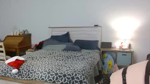 Rachel Lawrence online show from December 8, 2:39 am