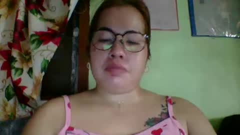 Snapshot of small_boobs59 chatting on February 16, 4:08 am Lovewella online show from February 16, 4:08 am