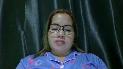 Snapshot of small_boobs59 chatting on February 16, 4:14 pm Lovewella online show from February 16, 4:14 pm