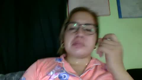 Snapshot of small_boobs59 chatting on February 18, 6:53 am Lovewella online show from February 18, 6:53 am