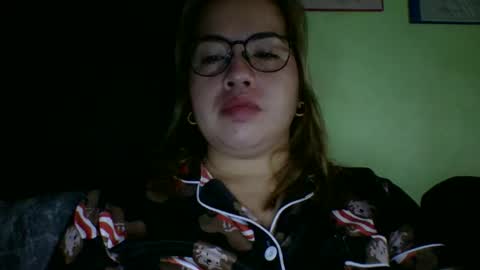 Snapshot of small_boobs59 chatting on February 22, 12:34 am Lovewella online show from February 22, 12:34 am