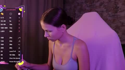 Emma online show from November 28, 6:43 pm