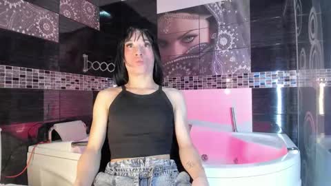 Small Hot19 online show from October 5, 8:56 am