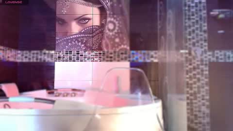 Small Hot19 online show from November 29, 9:34 am