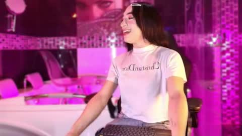 Small Hot19 online show from March 17, 10:07 am