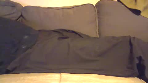 Snapshot of smallandshy1980 chatting on January 10, 7:15 pm smallandshy1980 online show from January 10, 7:15 pm