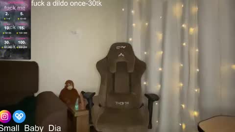 Snapshot of smallbabydia chatting on February 18, 2:16 am Diana online show from February 18, 2:16 am