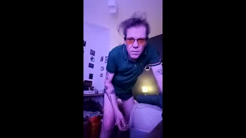 Snapshot of smalldick1975704669 chatting on May 2, 2:27 am smalldick1975704669 online show from May 2, 2:27 am