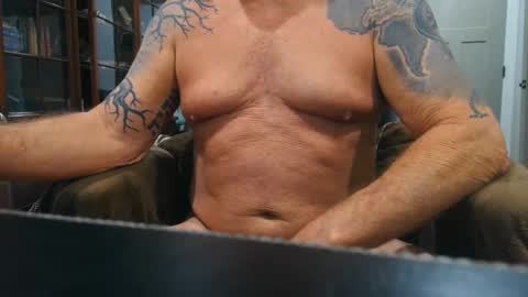 Snapshot of smallercockfun chatting on October 5, 5:44 pm smallercockfun online show from October 5, 5:44 pm