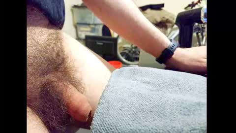 Snapshot of smallhairyuncut chatting on April 27, 8:18 pm Small Hairy Uncut online show from April 27, 8:18 pm