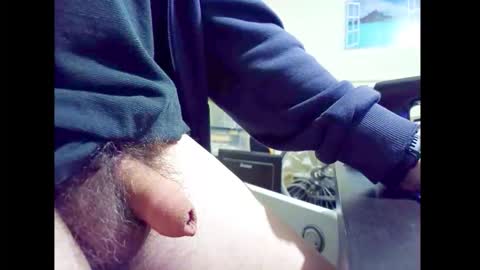 Snapshot of smallhairyuncut chatting on May 17, 3:26 am Small Hairy Uncut online show from May 17, 3:26 am