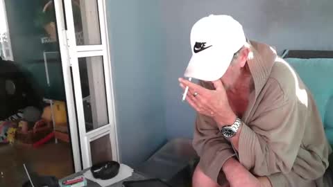 Daddy online show from November 18, 1:15 pm