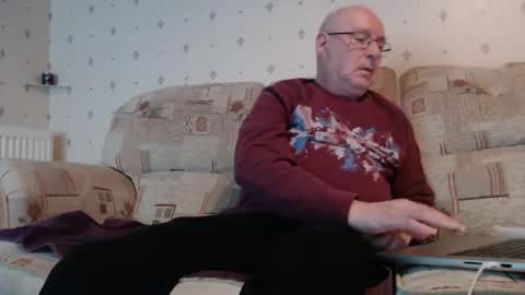 Snapshot of smallsteve562 chatting on January 18, 8:34 pm Steve online show from January 18, 8:34 pm