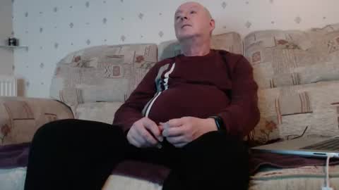 Snapshot of smallsteve562 chatting on February 25, 8:18 pm Steve online show from February 25, 8:18 pm