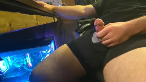 smalltownbighandsome online show from April 20, 11:57 am