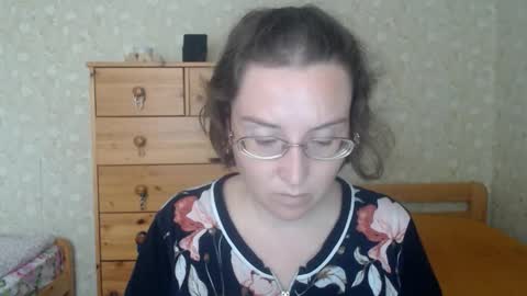 Snapshot of smart_rose chatting on September 9, 1:43 pm smart_rose online show from September 9, 1:43 pm