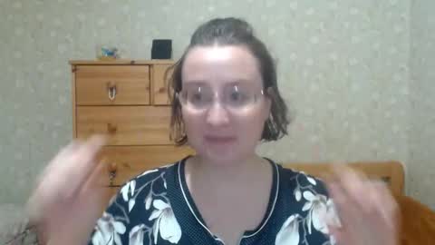 Snapshot of smart_rose chatting on October 4, 1:53 pm smart_rose online show from October 4, 1:53 pm