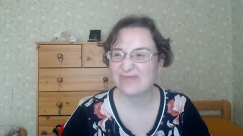 smart_rose online show from April 6, 3:02 pm