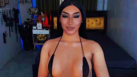 smasherqueen online show from November 20, 10:15 am