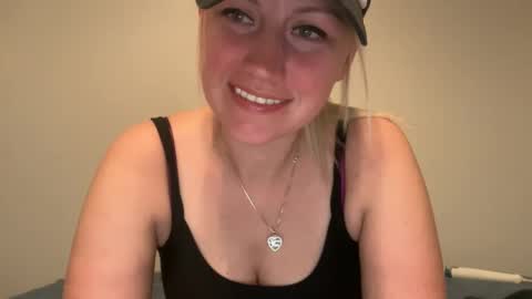 smexxii93 online show from December 8, 4:35 am