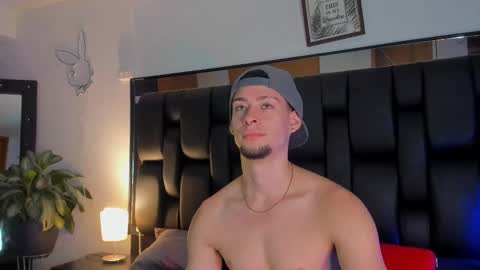 Snapshot of smiith_jade chatting on September 11, 10:32 pm Jade Smiith online show from September 11, 10:32 pm