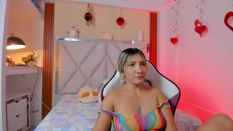 smile__1 online show from December 13, 8:37 pm