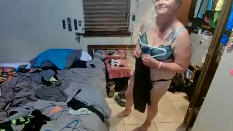 Snapshot of smilefame123 chatting on February 4, 12:55 pm Smile Fa Me online show from February 4, 12:55 pm