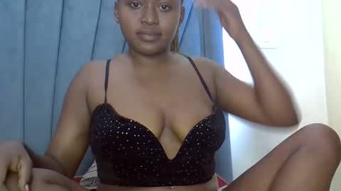 smiley_berry online show from September 29, 3:44 am