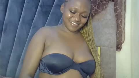 smiley_berry online show from October 5, 6:50 pm