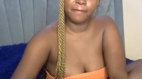 smiley_berry online show from November 17, 8:58 pm