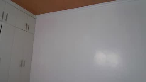 smiley luv1 online show from December 13, 9:42 pm