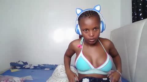 smiley luv1 online show from January 12, 8:03 pm