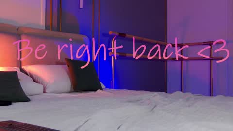 Mia online show from February 1, 11:10 am