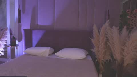 Mia online show from April 13, 5:13 am