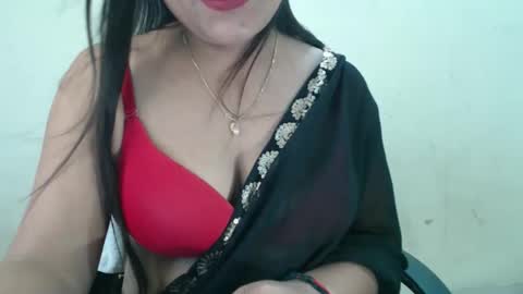 Snapshot of smiley_queen99 chatting on May 3, 11:27 am smiley online show from May 3, 11:27 am