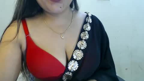 Snapshot of smiley_queen99 chatting on June 2, 5:26 pm smiley online show from June 2, 5:26 pm