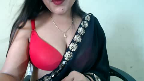 Snapshot of smiley_queen99 chatting on June 22, 4:20 am smiley online show from June 22, 4:20 am