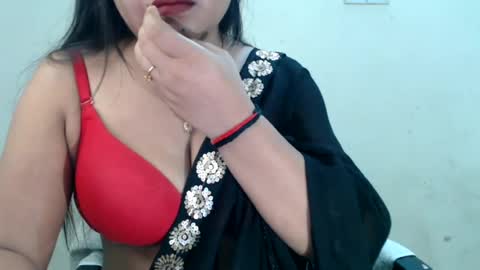 Snapshot of smiley_queen99 chatting on July 11, 1:30 am smiley online show from July 11, 1:30 am