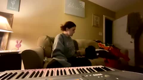 Smiley Mylie online show from December 3, 11:11 am