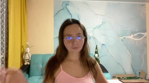 Snapshot of smiling_riddle chatting on December 18, 4:17 pm smiling_riddle online show from December 18, 4:17 pm