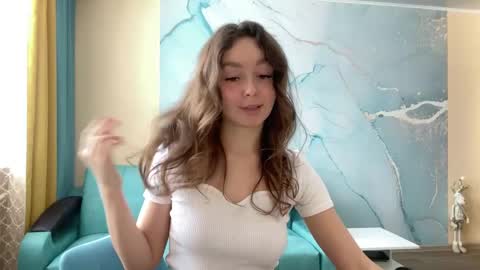 Snapshot of smiling_riddle chatting on March 5, 7:05 am smiling_riddle online show from March 5, 7:05 am