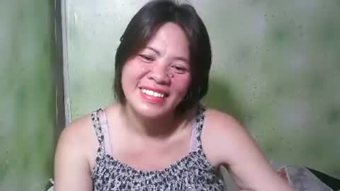 Snapshot of smilinglady27 chatting on February 22, 7:01 am smilinglady27 online show from February 22, 7:01 am