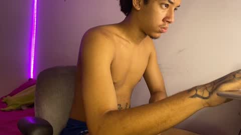 Snapshot of smith_kiki66 chatting on May 26, 10:00 am smith_kiki66 online show from May 26, 10:00 am