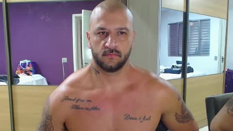 Snapshot of smithduke chatting on December 3, 1:10 pm smithduke online show from December 3, 1:10 pm