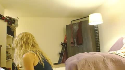 smitheight online show from March 2, 3:02 am