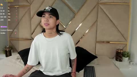 Snapshot of smithjay_ chatting on December 3, 12:27 pm Smith Jay online show from December 3, 12:27 pm