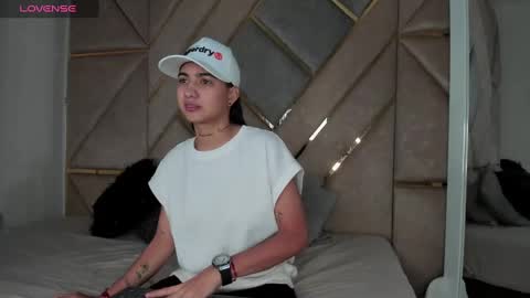 Snapshot of smithjay_ chatting on February 11, 1:09 pm Smith Jay online show from February 11, 1:09 pm