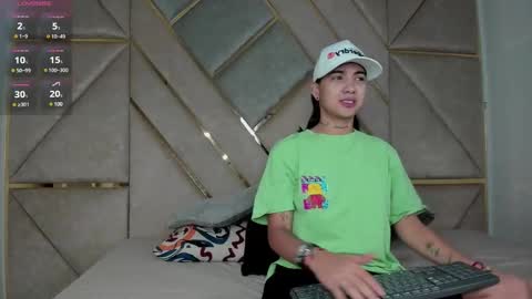 Snapshot of smithjay_ chatting on February 14, 12:36 pm Smith Jay online show from February 14, 12:36 pm