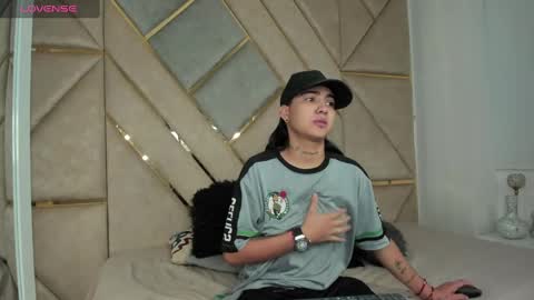 Snapshot of smithjay_ chatting on February 15, 12:33 pm Smith Jay online show from February 15, 12:33 pm