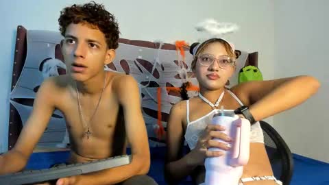 JONH SMITH AND ALIX SMITH online show from October 18, 1:23 pm